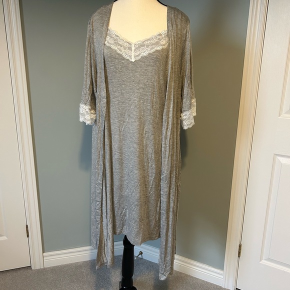 SHEIN Other - 🌸NWOT🌸SHEIN Grey Lace-Trim 2-Piece Loungewear/Pajama Set - Robe & Chemise XL